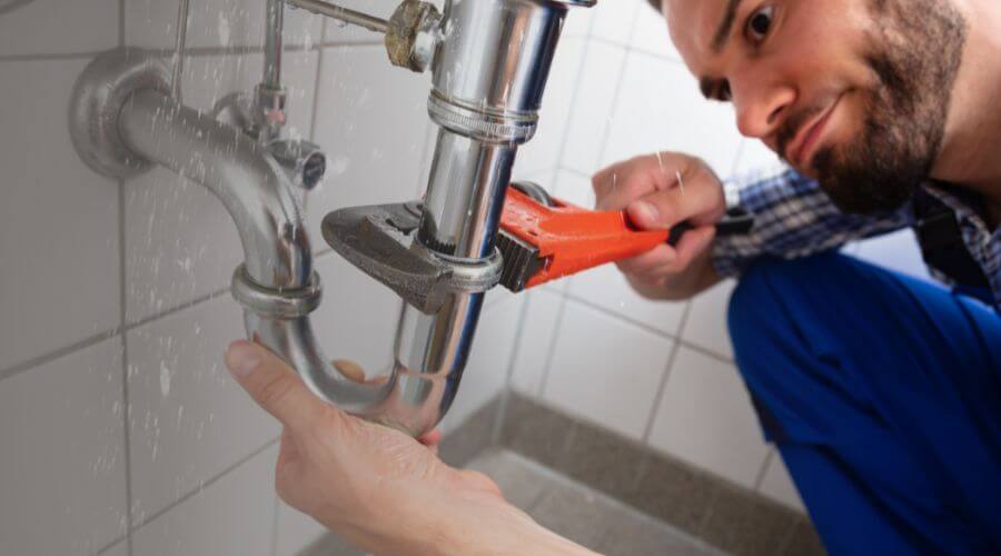 Professional clogged toilet repair services in Spokane, MO
